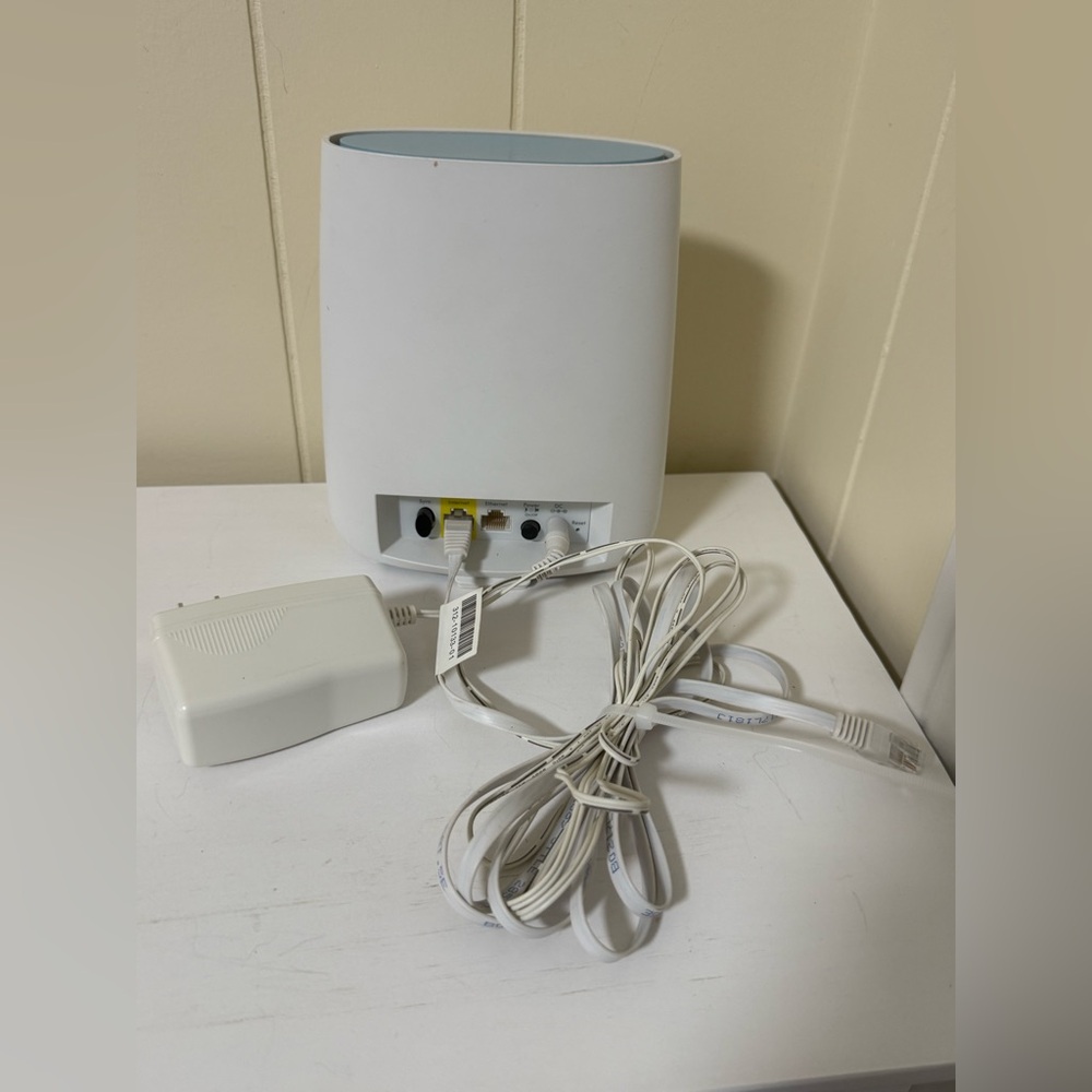 Orbi Netgear Router - Picture 2 of 4